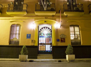 Abril Hotel