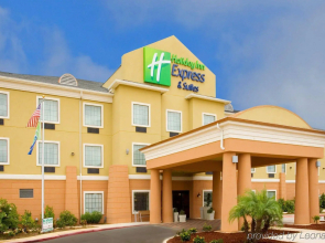 Holiday Inn Express Jourdanton - Pleasanton by IHG