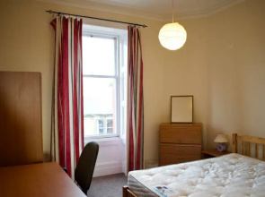 Traditional 2 Bedroom Apartment