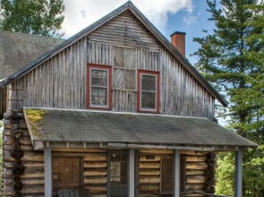 Elk Lake Lodge