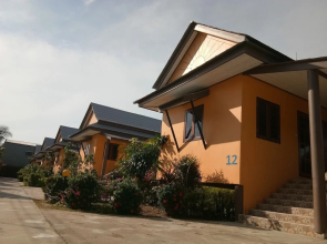 Baan Mek Lom