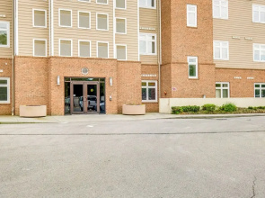 Resort Amenities & Beach Access: Huddleston Condo