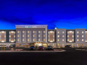 Everhome Suites Glendale Sports Entertainment District