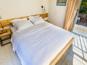 Aris Athens Suites