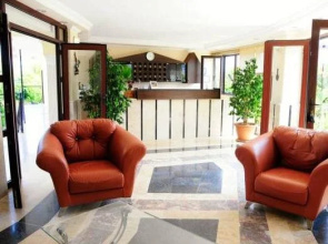 Las Palmeras Hotel
