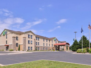 Holiday Inn Express & Suites Topeka West I-70 Wanamaker by IHG