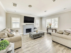 Game Room, Pool! Family Home 25 Mi to Disneyland