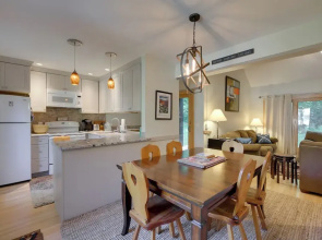 Waitsfield Condo w/ Pool & On-site Trail Access!