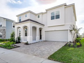 Luxury 6 Bed Villa With Saltwater Pool & Spa