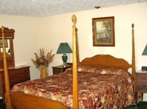 White Columns Motel