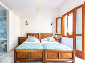 Anais Holiday Hotel