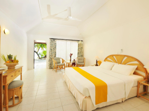 Holiday Island Resort & Spa