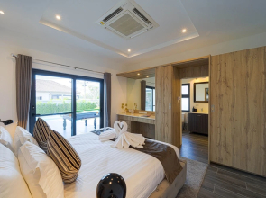 Modern 3 Bedroom Private Pool Villa -ML7