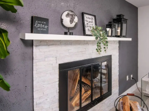 Riverside Retreat w Fireplace