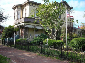 Roussell's Garden Bed & Breakfast