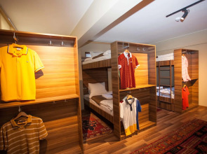 Juliet Rooms & Kitchen