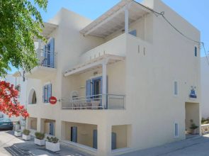 Ormos Holiday Studios