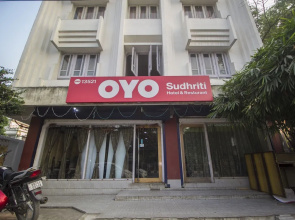OYO 13521 Sudhriti Hotel