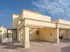 Luxurious Spacious 3-bedroom Villa With Private Pool at Springs 10