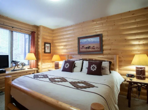 Comstock Lodge at Deer Valley Resort - Two Bedroom Condo with Hot Tub #101 2 Condo