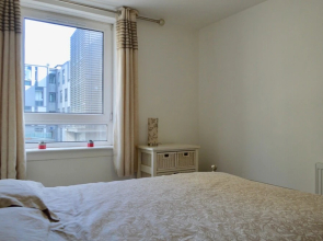 Bright 2 Bedroom Apartment in the Heart of Edinburgh
