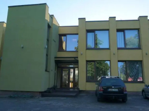 Holiday House Gluosnis