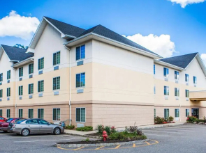 Comfort Suites