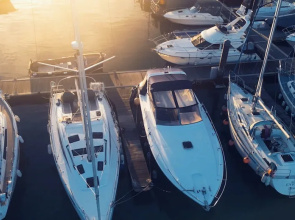 Flybridge Views Yacht Stay