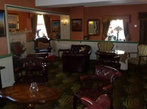Quarterdeck Hotel