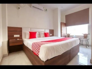 Hotel Midway