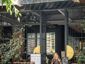 StayCentral - Merigold 21 on Collins CBD