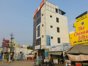 OYO 5083 near Railway Station