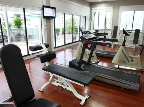 Отель PARKROYAL Suites Bangkok