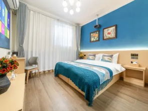 Lanyue Boutique Bed and Breakfast (Yingtianmen Branch, Luoyi Ancient City)