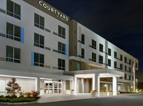 Courtyard by Marriott Hamilton