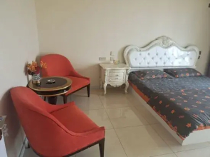 Happiness e Home Apartment