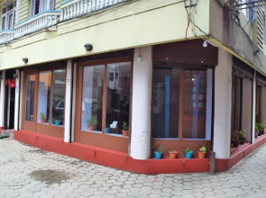 Hotel Triratna
