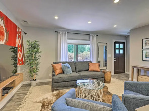 Home w/ Hot Tub, Steps to Dtwn Flagstaff & Nau!