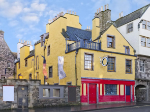 Premier Inn Edinburgh (Royal Mile)