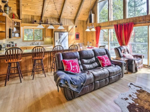Cozy Cabin ~ 3 Mi to Lake Arrowhead Village