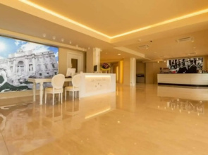 La Dolce Vita Hotel