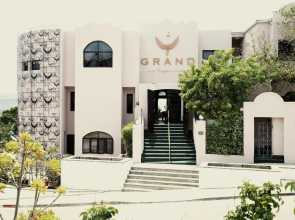 Grand Africa Rooms and Rendezvous