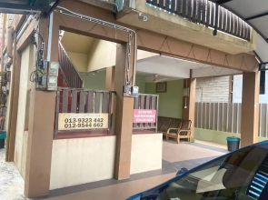 OYO 90915 Ilham Villa