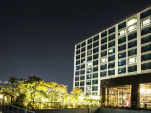 Isquare Hotel