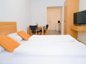 Nadland Apartments B7