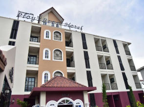 Ploy's Pearl Hotel