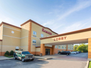 Ramada by Wyndham Glendale Heights/Lombard