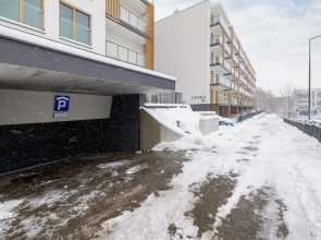 Apartament Otoczony Zielenią by Renters