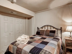 414Elkmountainmtncb Elk Mountain House