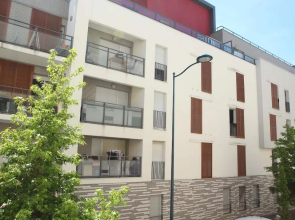 Beautiful Apartment With Balcony Near Paris